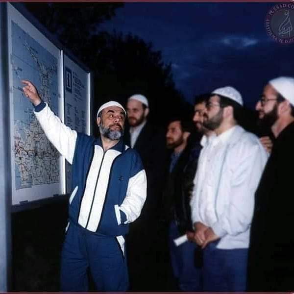 adnankiris's tweet image. Hazinelerimizi, Bu Bereketli Ve Değerli Topraklarımızı Düşmanlara, Hasım Ve Rakiplere, Hain Ve Hırsızlara Kaptırmamak İçin Gözümüzü Dört Açmalı, Göreve Koşmalı, Gereken Her Türlü Tedbiri Zamanında Almalıyız.

İSLAM EKİM 93
Prof.Dr.Mahmud Es'ad COŞAN Rahmetullah Aleyh.