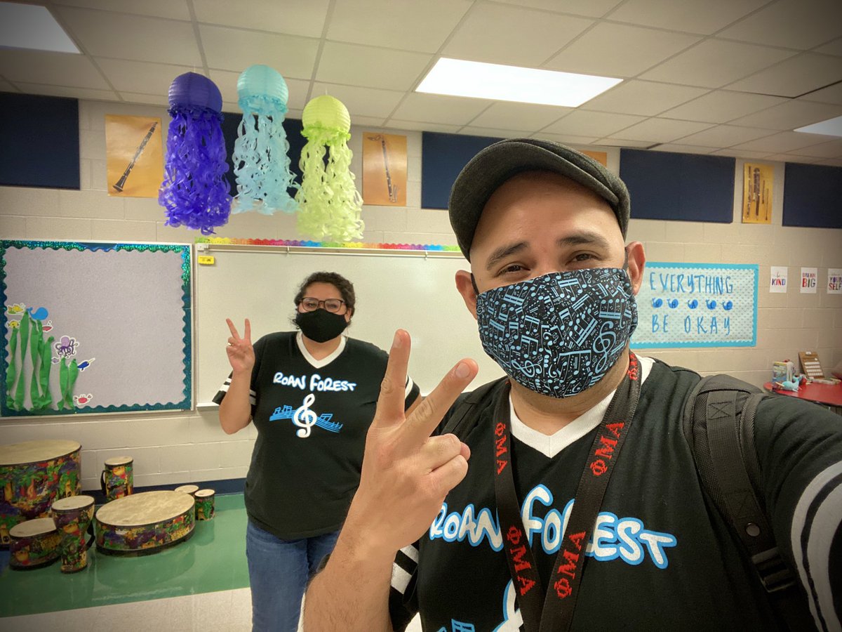 RoanForestMusic's tweet photo. 5 days of twinsies. 5 days of dancing and hanging with the best students in the world. 5 days of working with an amazing teaching partner. Week 1 done.
#goroanforestgo #rootedroanforest #NEISDcares @NEISDFineArts @NEISDElemMusic https://t.co/JgQ9bG4uHV