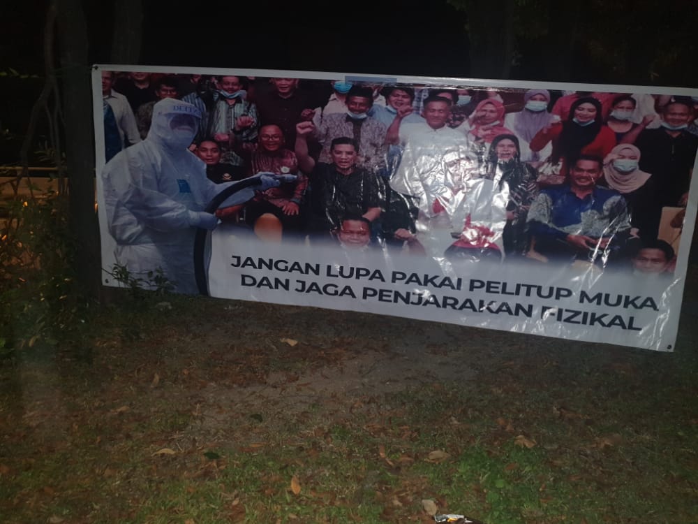 iamabrarsadiq's tweet photo. Lagi lari lagi dekat dia datang.
Selamat berkongres.
#PiEnd #Berpecah https://t.co/Uuxj8Zmir5
