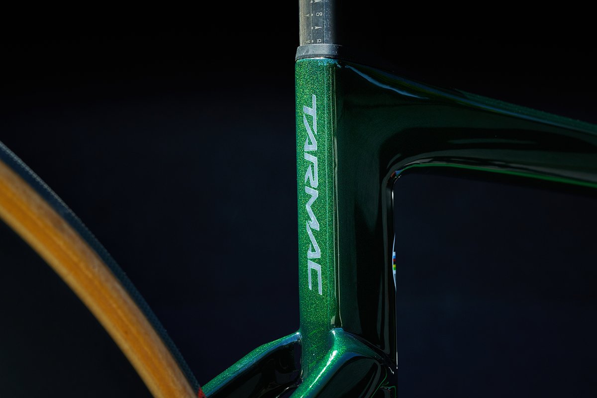 specialized_ITA's tweet photo. La nuova Tarmac SL7, la bici più veloce su qualsiasi strada #tarmac. 
Da oggi, non dovrai più sacrificare il peso per l'aerodinamica.
Scopri adesso la nuova forma della velocità 👉 https://t.co/yLAvybkEhW | #tarmac #tarmacsl7 #specializedtarmac #iamspecialized https://t.co/vWvSPfigVL