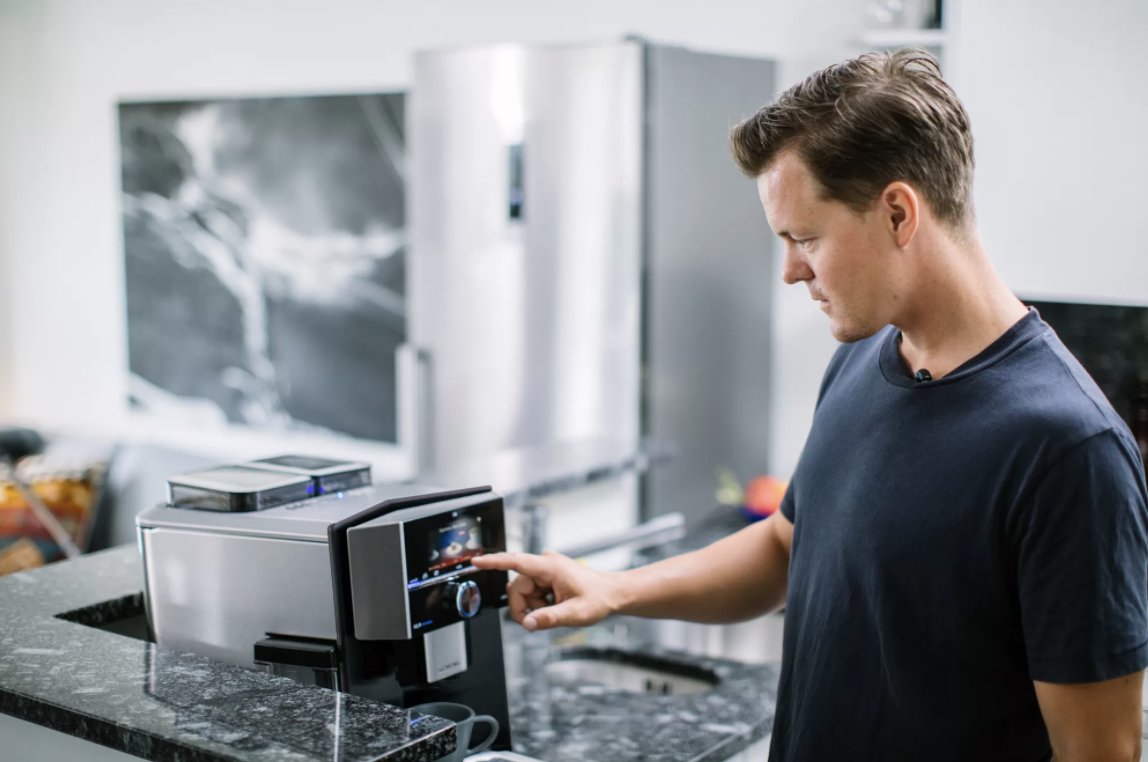 Timberfusion's tweet photo. Control you never knew you needed with the Siemens Home Connect appliances!
Siemens range of Home Connect appliances let you take the cooking experience to the next level 
Talk to us about your new kitchen and let’s see how we can make things smarter! https://t.co/eGhbHbN6cH https://t.co/hPkDqaVhBz