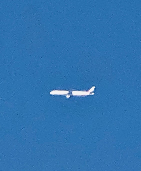 Who da fuck failed at putting together this plane tho?✈️🤣🤣🤣🤣🤣 https://t.co/lLxLurEEg5<a href="/tag/teamcyrusxxx"class="tags"><span>#teamcyrusxxx</span></a>