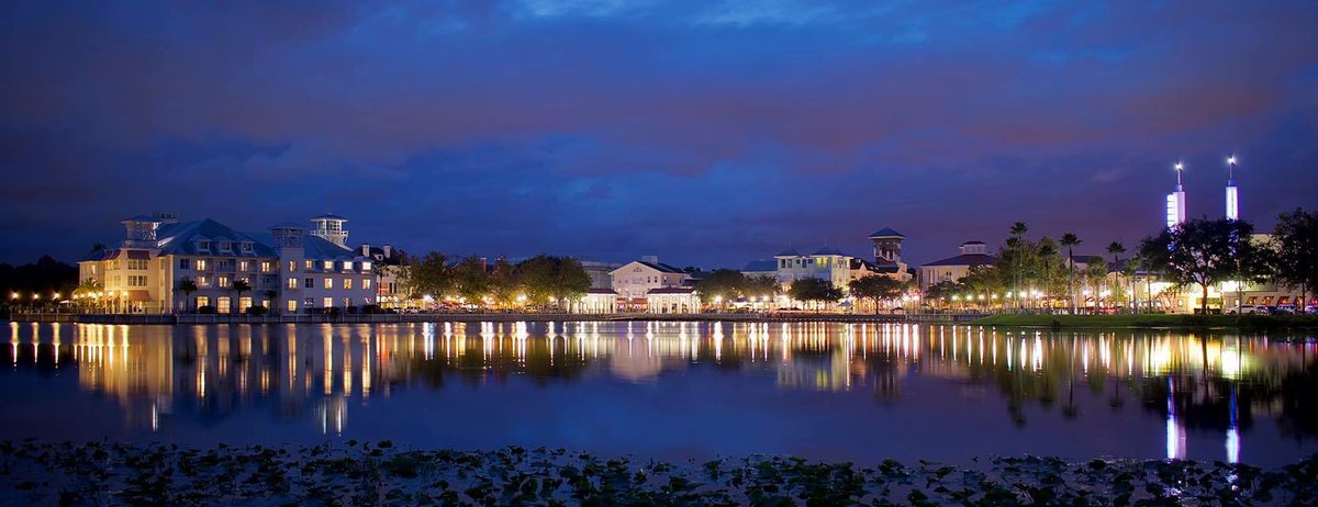 SandySellsHomes's tweet photo. Goodnight from the town I love — Celebration, Florida! (Photo by @mosh340olu on IG) #Celebration #CelebrationFlorida #Disney #SandySellsFlorida https://t.co/4L0rnal7n8