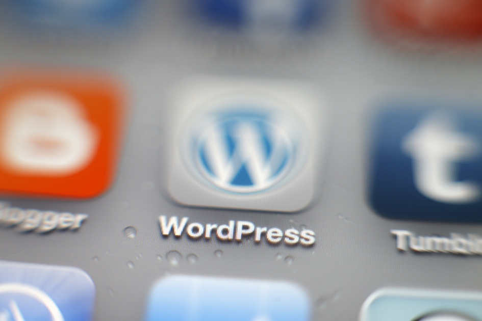 engadget's tweet photo. Apple apparently blocked Wordpress app updates to force IAP support https://t.co/QoFPKB6LYS https://t.co/BldmmX8pUz