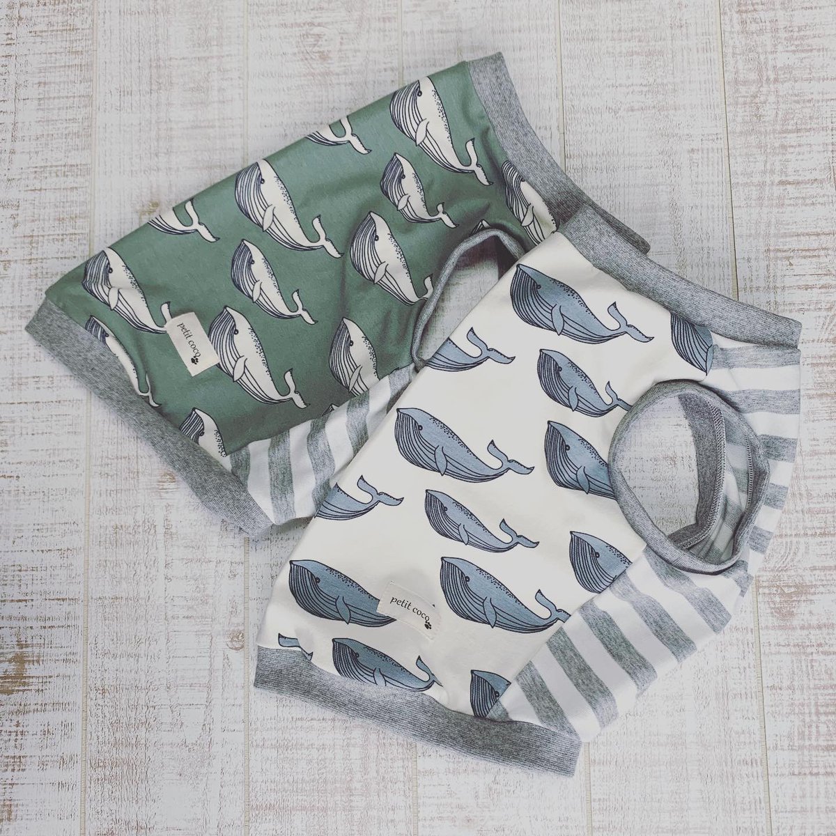 PetitcocoD's tweet photo. New item⭐️クジラ柄のクールタンクトップです😊カーキ&ホワイトの2色です🐳
ソロくんカーキがよく似合う👏💓
#フレブル #フレブル服 #わんこ服 #petitcoco #petitcocodog https://t.co/2RPuhE1sxZ
