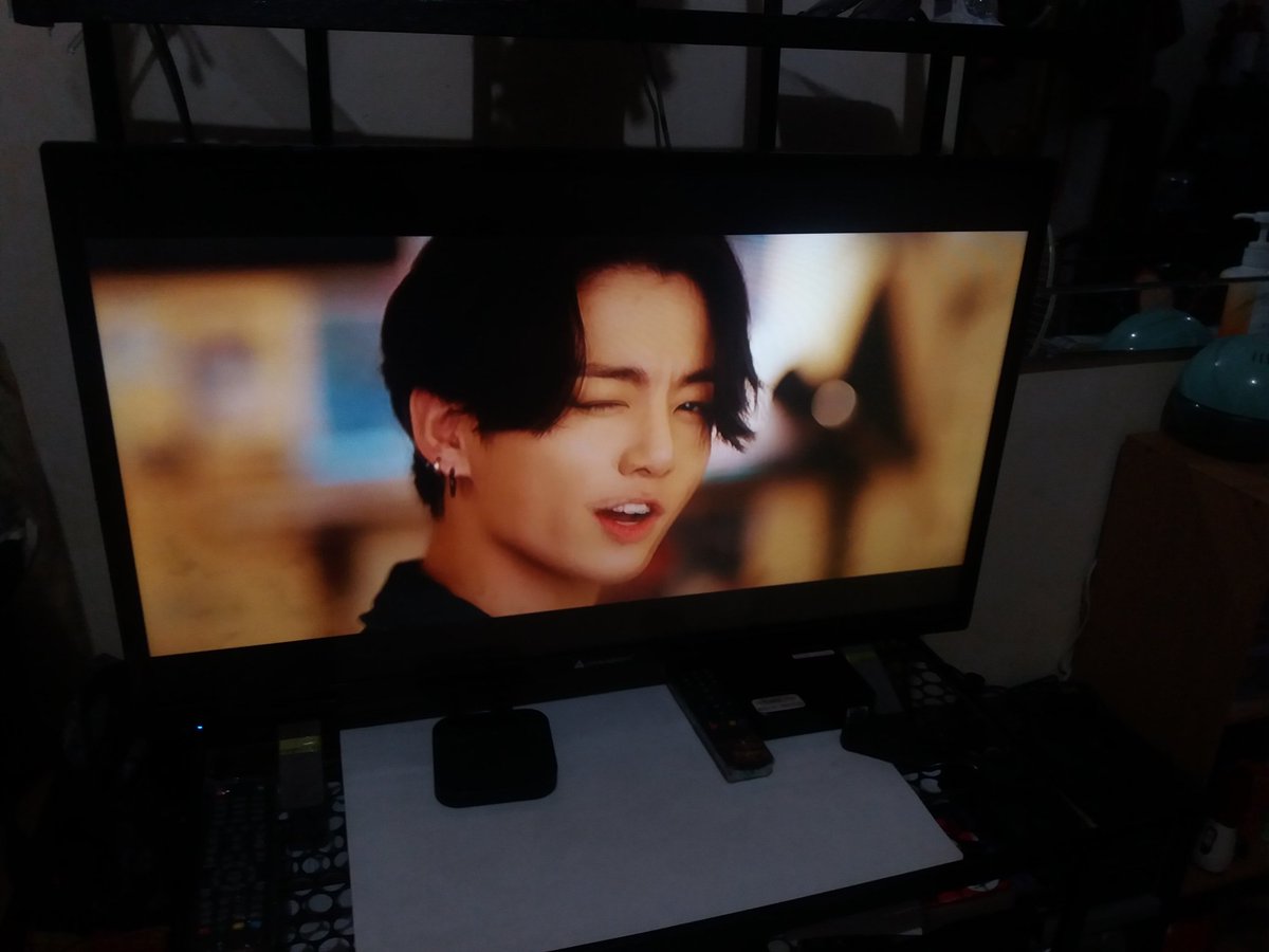 djane622's tweet photo. Now streaming Dynamite MV 😍💞💕 #DynamiteTo100M  #다이너마이트  #방탄소년단 https://t.co/6t5Ed1zEmV