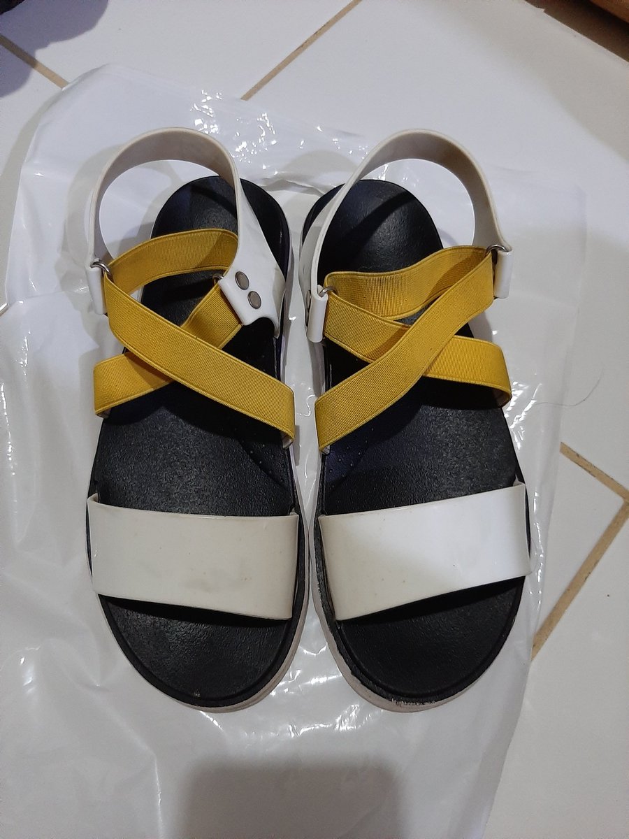 zitklezstarshop's tweet photo. Preloved jelly bunny
Abis di cuci ya, sz 38 insole 24cm
No deff or minus

150.000 https://t.co/WFW1WMkhgQ