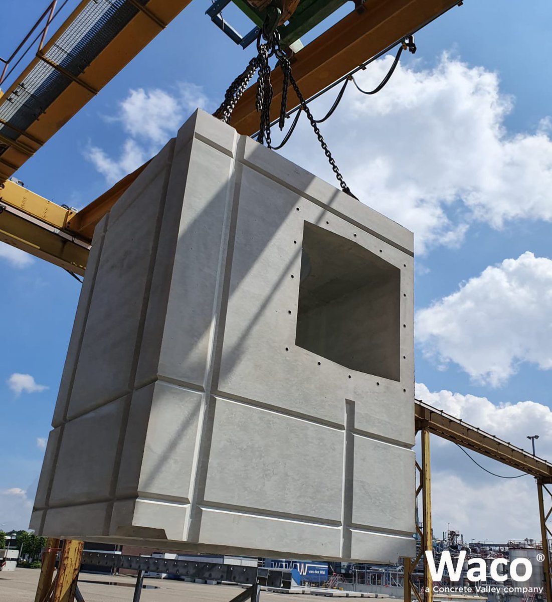 Waco_CV's tweet photo. Waco is travelling the world🌏. Voor de inpoldering van een gebied in Singapore produceert Waco in opdracht van Bosman Watermanagement acht betonnen slakkenhuizen. https://t.co/gYC9YPku7V
📍Singapore https://t.co/qO71bKHCNN