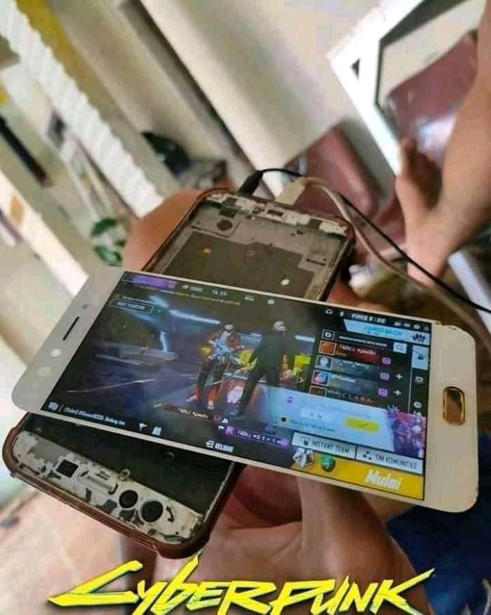 RdwanWluyo's tweet photo. Ttap main wlau hp hancur🥴 https://t.co/DhcxL55BU4