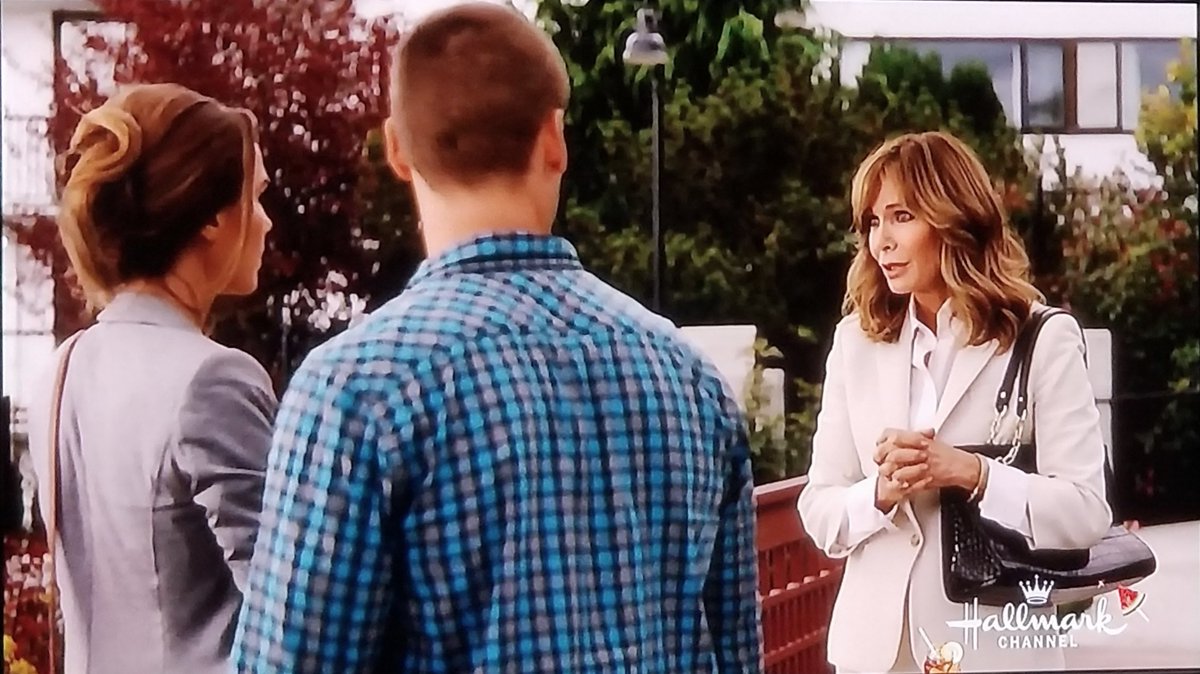Otalia69's tweet photo. @realjaclynsmith #HappyFriday...🌞 Watching #BridalWave, what are some of your fave memories of filming this @hallmarkchannel movie? 📽 #AskJaclyn #FlashbackFriday https://t.co/Zd55aH7Ify