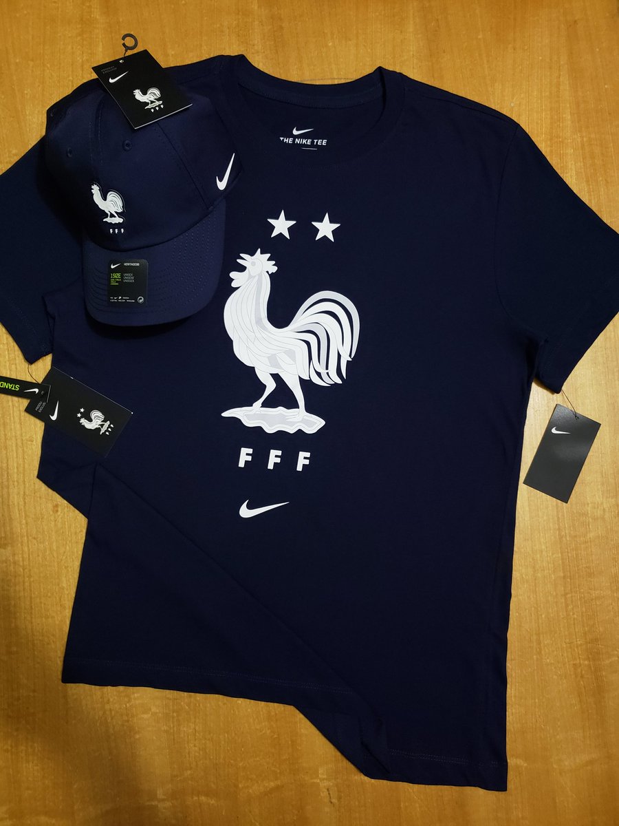adamdecentral's tweet photo. Kit Nike França https://t.co/vjixPefoRP