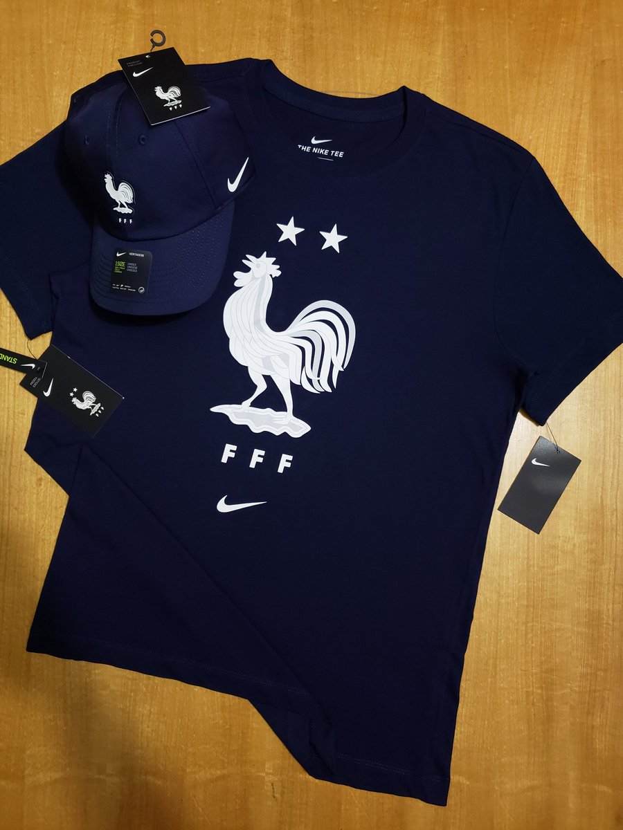 adamdecentral's tweet photo. Kit Nike França https://t.co/vjixPefoRP