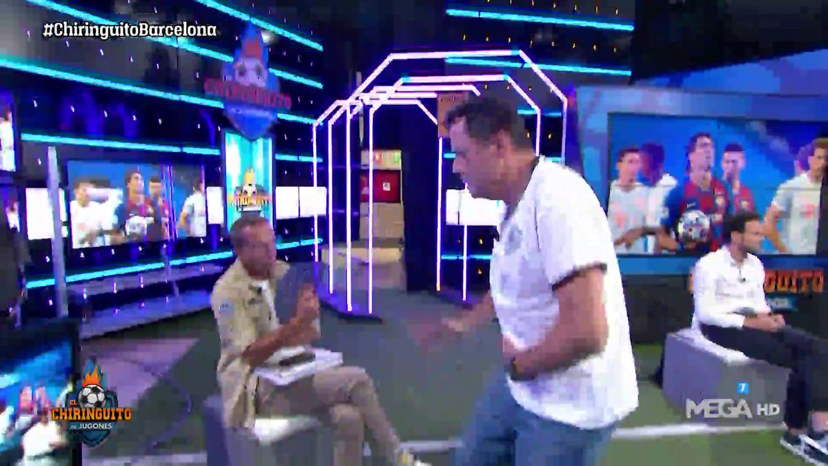 🤣🤣"1, 2, 3, 4, 5, 6, 7, 8...¡MAAAAAMBO!"🤣🤣

🕺¡El BAILE de #TomásRONCERO tras la HUMILLACIÓN al BARÇA que VA A ARRASAR en REDES!
🕺

#ChiringuitoBarcelona