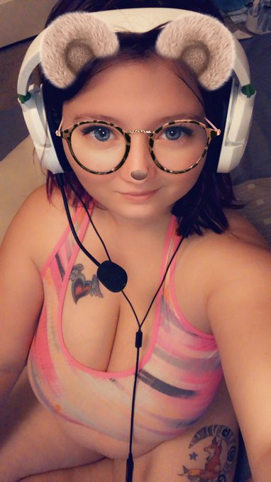 I&rsquo;m a cam model and run a Snapchat premium but in my free time I&rsquo;m also a gamer #gamergirl  #premiumsnapchat<a href="/tag/hungry"class="tags"><span>#hungry</span></a><a href="/tag/gamergirl"class="tags"><span>#gamergirl</span></a><a href="/tag/camgirl"class="tags"><span>#camgirl</span></a><a href="/tag/forsale"class="tags"><span>#forsale</span></a><a href="/tag/content"class="tags"><span>#content</span></a>