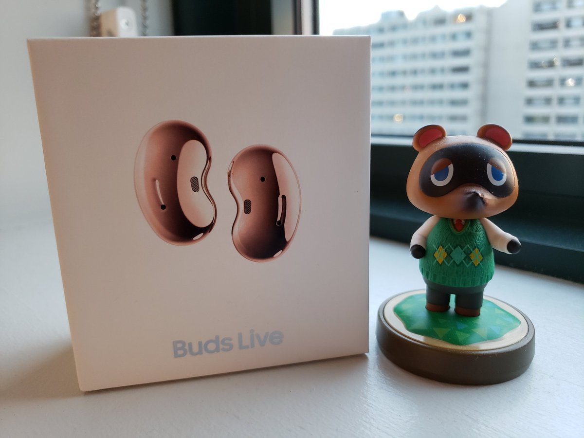 gloria_sin's tweet photo. @raywongy I raise you a Tom Nook. #GalaxyBudsLive #GalaxyBeans https://t.co/12kJwKDamj
