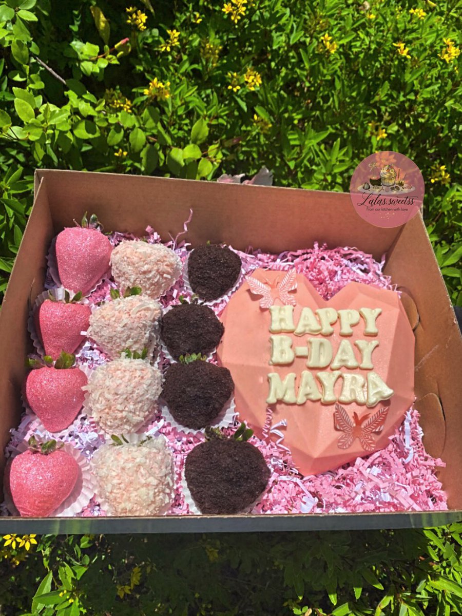 lauraachvz's tweet photo. Hi everyone ! i have a sweets page called @ lalas.sweetss on instagram where i sell many different treats for special occasions, just because, or a simple sweet tooth! Please rt🥺my next customer could be on your tl❤️ https://t.co/4BXNhavVeB