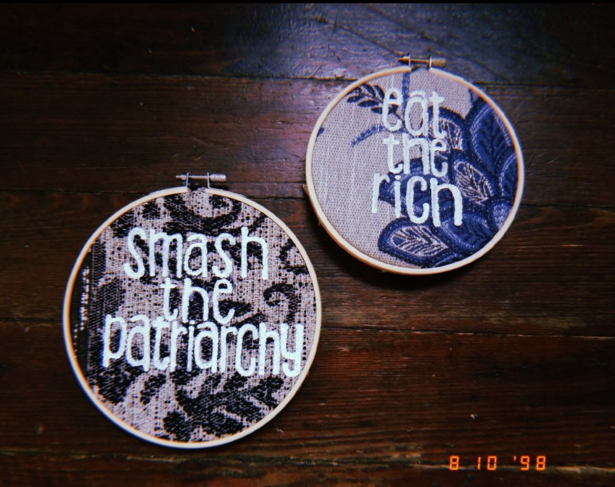 jointsbysqueex's tweet photo. @yulesart Hi! I make these fabric hoops🖤 I can also customize! https://t.co/W6EWDmL36x