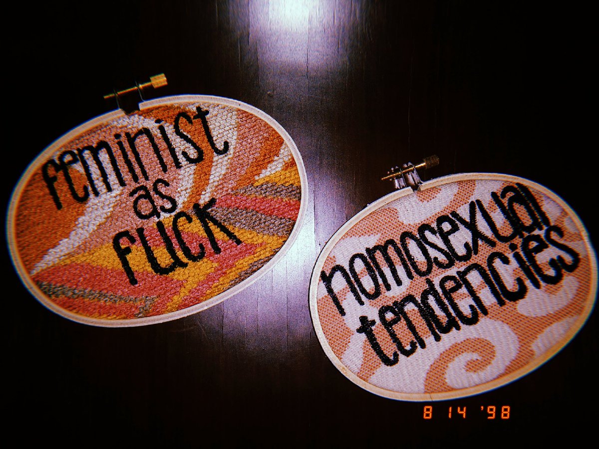jointsbysqueex's tweet photo. @yulesart Hi! I make these fabric hoops🖤 I can also customize! https://t.co/W6EWDmL36x