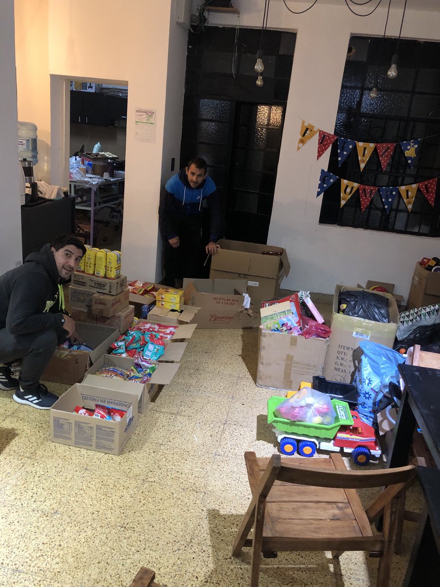 ⁦<a href="/filialfirmat/">Racing Filial Firmat</a>⁩ siguiendo los pasos de ⁦<a href="/RacingClub/">Racing Club</a>⁩ y ⁦<a href="/FilialesRacing/">Filiales Racing Club</a>⁩ trabajando solidariamente para los niños en su día #Racing