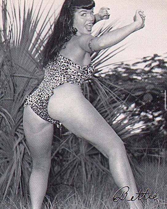 Here’s to a wild weekend, you animals! 🐆 🐾 💕

📸 Bunny Yeager 🐰

#bettiepage #bunnyyeager #weekend #gowild