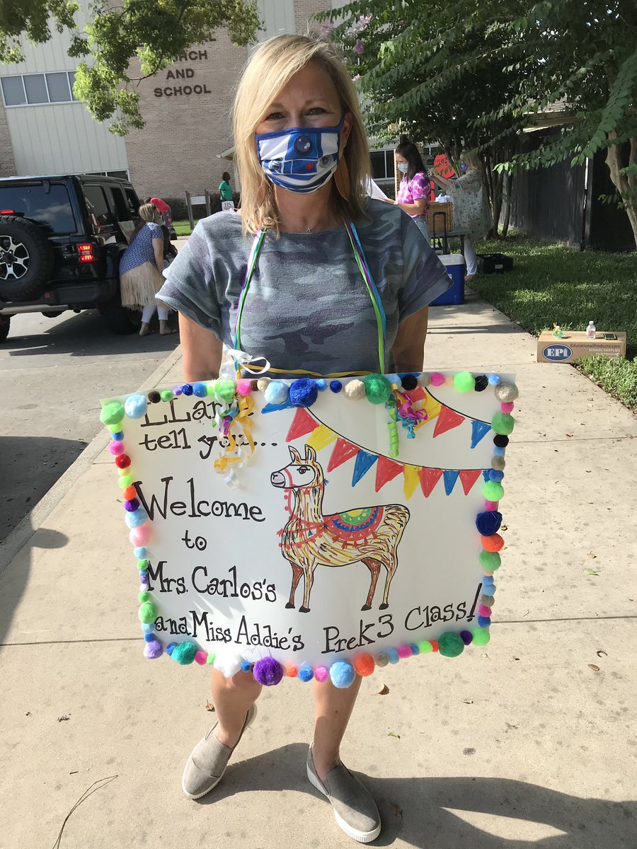 MrsCarlosHSES's tweet photo. Welcome sweet Llamas!!! Mrs. Carlos and Miss Addie are so excited for the school year !!!’ https://t.co/79ruhajVUE
