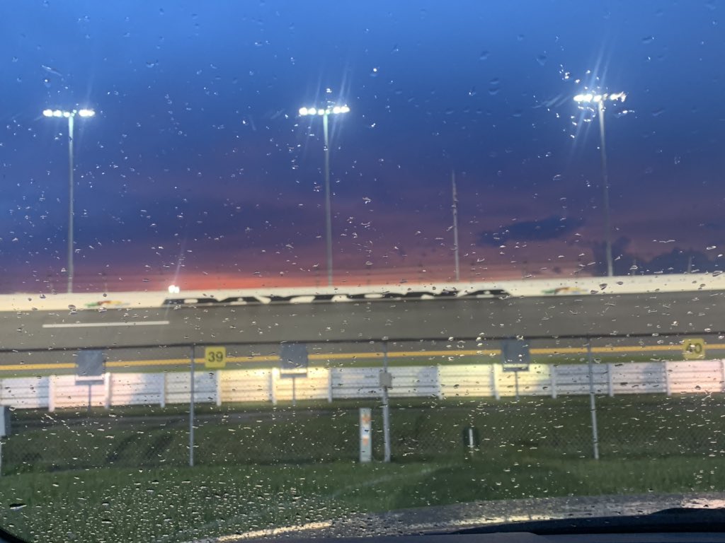 ChipWile's tweet image. Here we go. #daytonaroadcourse