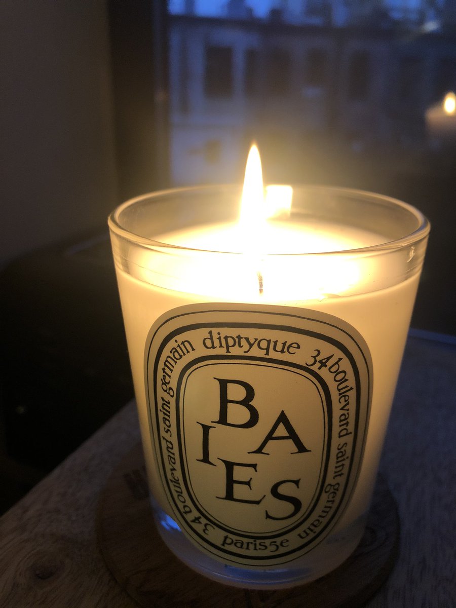 2/ Candles have done a lot to make my home feel more “polished” for working. Different flavors help set the mood. This one is red wine at the end of the day, obvi.