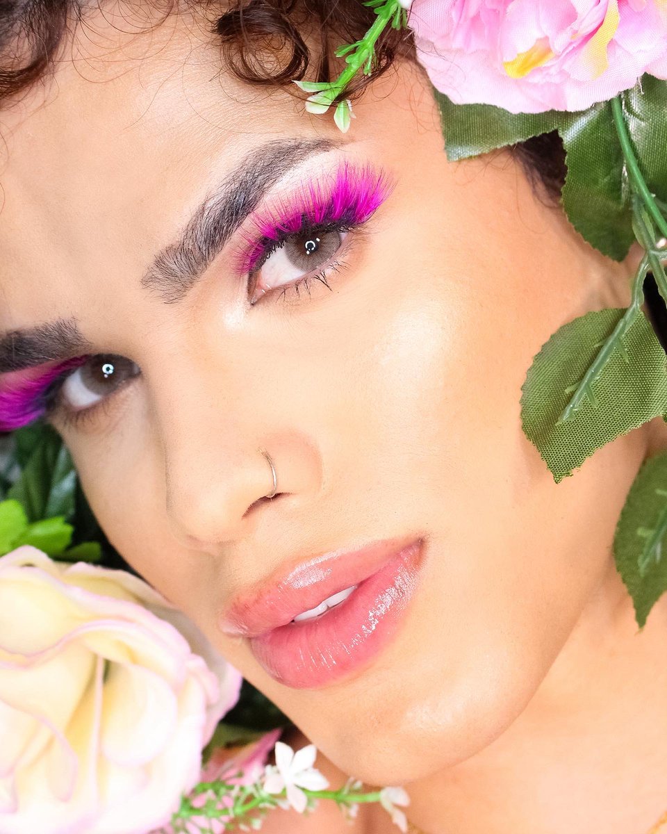 ariadnaperkins's tweet photo. Mi mommager sacará su línea de pestañas este lunes! Síganla en ig💗 “Edryramirezmakeupartist”
#BlackOwnedBusinesses
#colorlashes #apoyalolocal #pestañaspostizas #falselashes #pestañasdecolores #madeinpr #makeupartistpuertorico #muapuertorico #puertoricomua https://t.co/GWS7WlxYA7