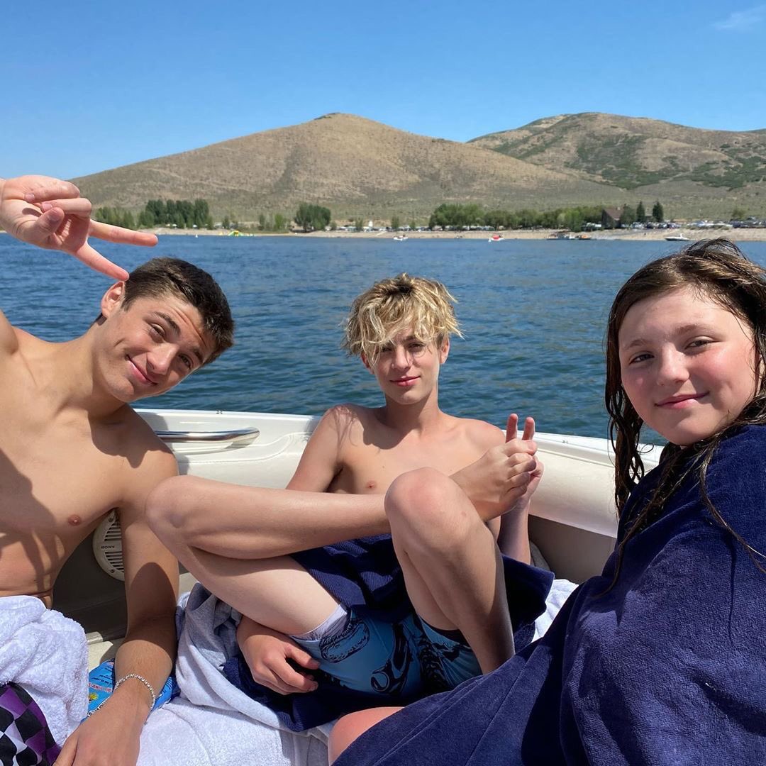 เบาได้เบา หมายถึงอาวี่ ฮือ