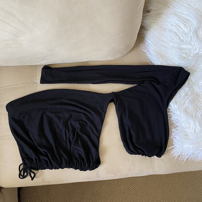 More items posted on my poshmark✨ https://t.co/U1XYBMIQUX https://t.co/xOLXsfSXn7