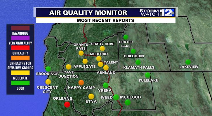 matthoffmanwx's tweet image. It's hot and hazy late this afternoon. We've hit 100° in Medford &amp;amp; Grants Pass! The southerly flow has brought up smoke from the #RedSalmonComplex. The smoke isn't just making it hazy, but also having a bit of an impact on air quality. This will likely continue into the weekend.