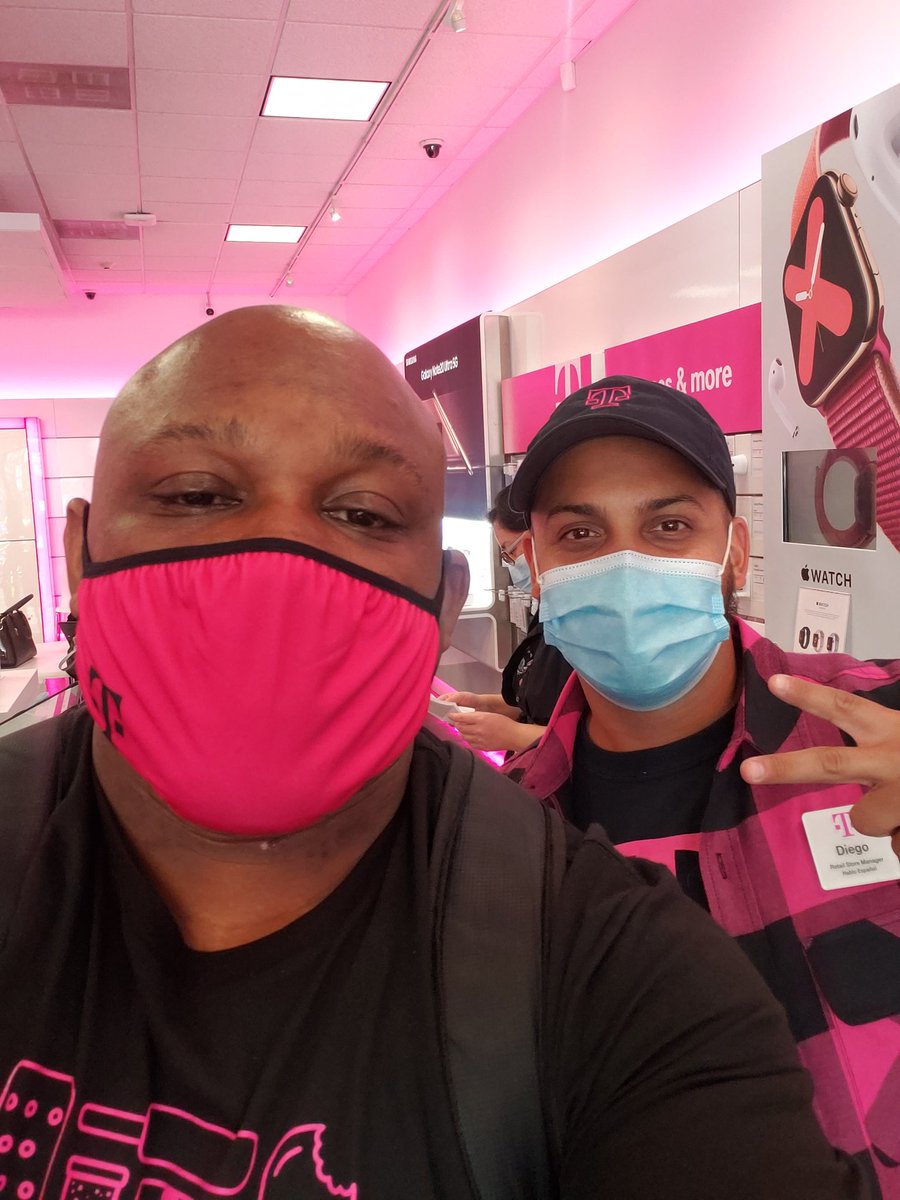 Diego and the Hyde Park Team ready to crush it with T-Mobile For Business <a href="/RDMBeasts/">BEASTMODE - Retail Development Managers</a> <a href="/Natasha9603/">Natasha Thompson</a> <a href="/MattHaven/">Matt Haven</a> @STL_NICK <a href="/WinstonAwadzi/">Winston Awadzi</a>