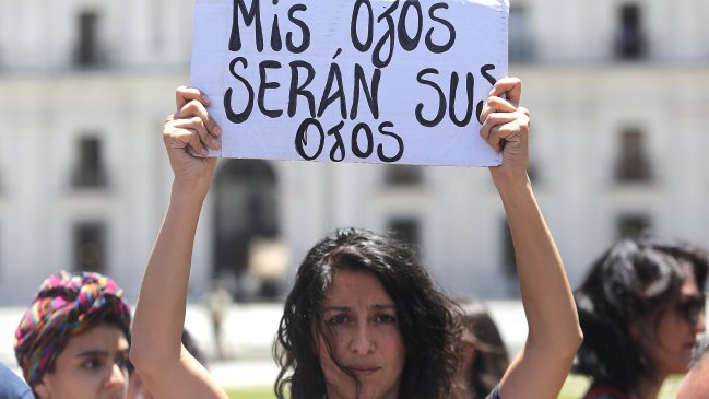 Cooperativa's tweet photo. Heridos oculares del estallido social lanzan campaña para pagar gastos médicos #CooperativaEnCasa https://t.co/aGJUlxV5vI https://t.co/PWkgxJCdam