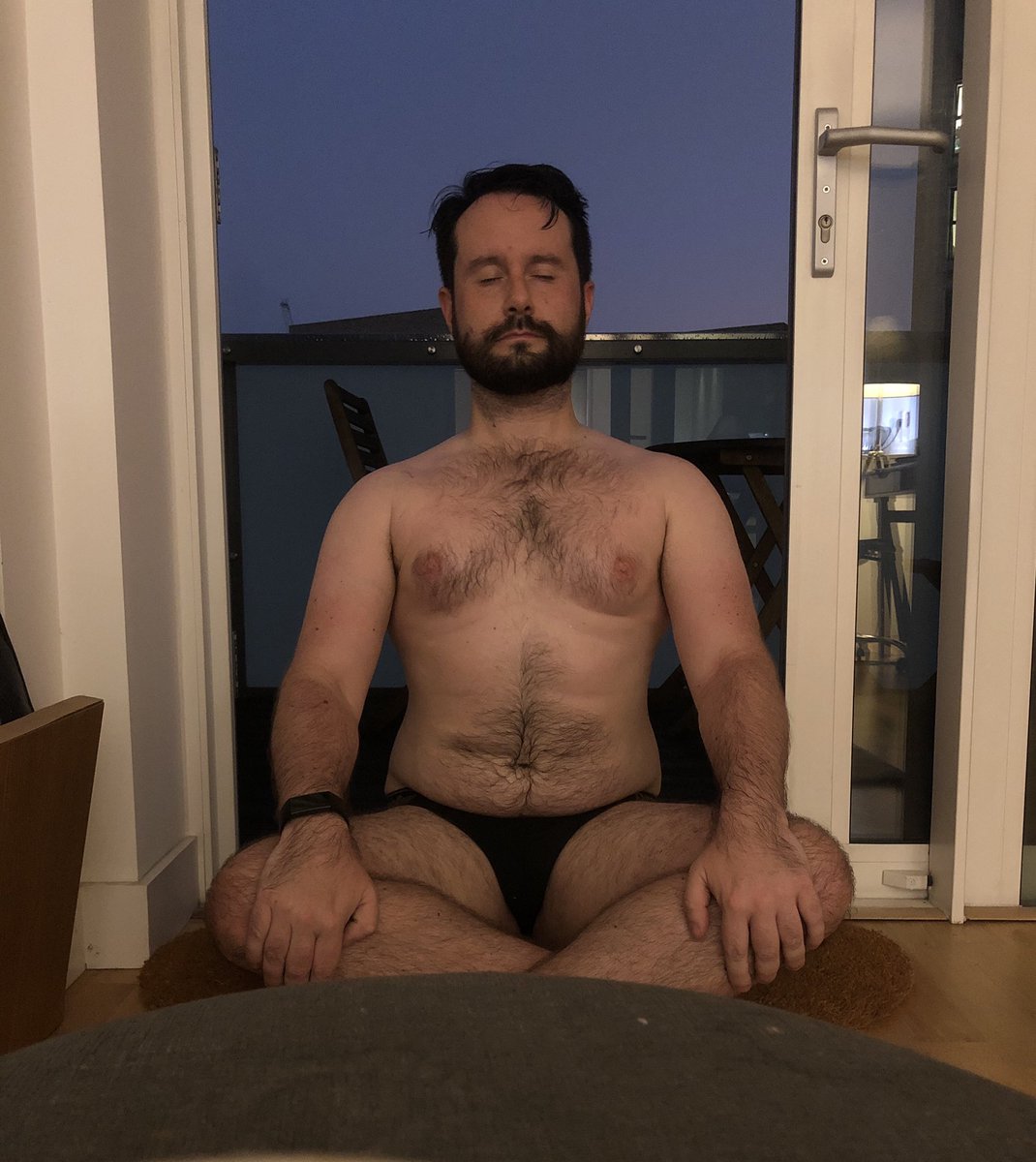 MichaelLeHarvey's tweet photo. I ain’t #fat , I ain’t #thin , I’m just an #average #34yearold #gayman with a #beard and I’m #okaywiththat #nofilter https://t.co/KpXHCMQhjD