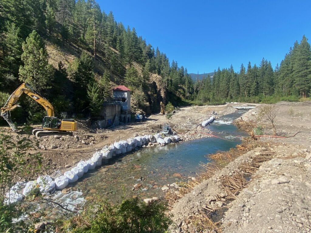 TroutUnlimited's tweet photo. The removal of #RattlesnakeDam in #Missoula, Mont., will reconnect Rattlesnake Creek with the #ClarkFork for the first time in a century. Check it out. https://t.co/a5D7upcZEl @MontanaTU @MontanaFWP #MakeFishingGreatAgain https://t.co/AxCMltNRT3