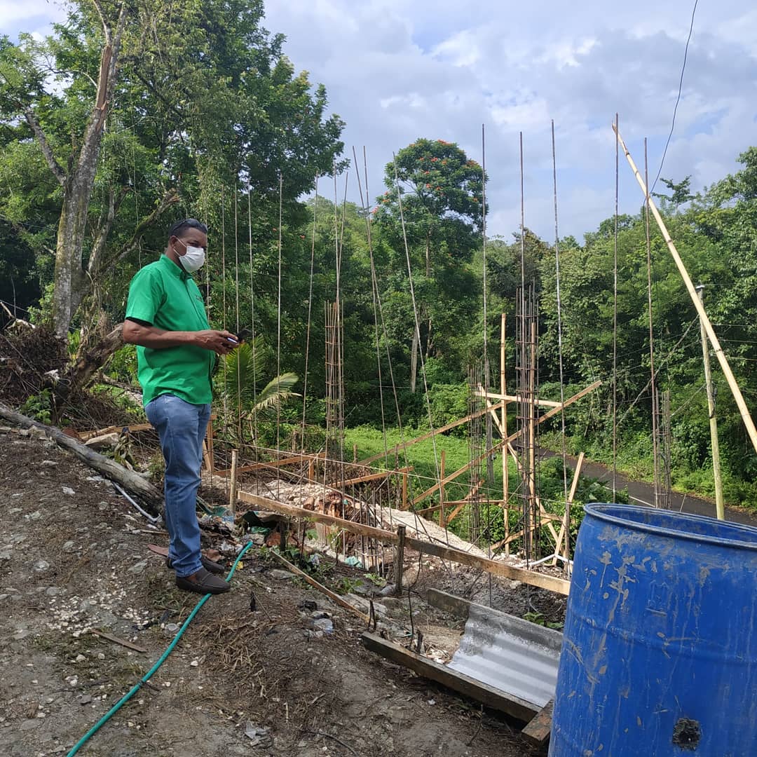 EasternJlp's tweet photo. On the road and pausing long enough to look at on going construction for one of three houses for the indigent in Copse. 

Our MP is cool and efficient.

#mpspoon 
#coolandefficient 
#easternhanoverja 
#hanover 
#hanoverian https://t.co/gOvCjrBQhR