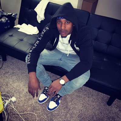2bz_AceBoog's tweet photo. I’m just out here thuggin 🖤🤞🏽 https://t.co/M1dlfuQ1tO
