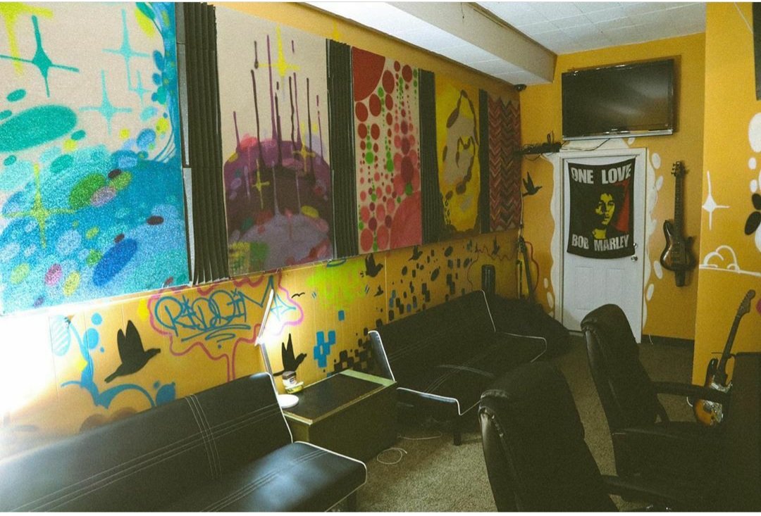 GavaliRecords's tweet photo. Gavali Music Studio
Chicago https://t.co/G52vNvvwAj