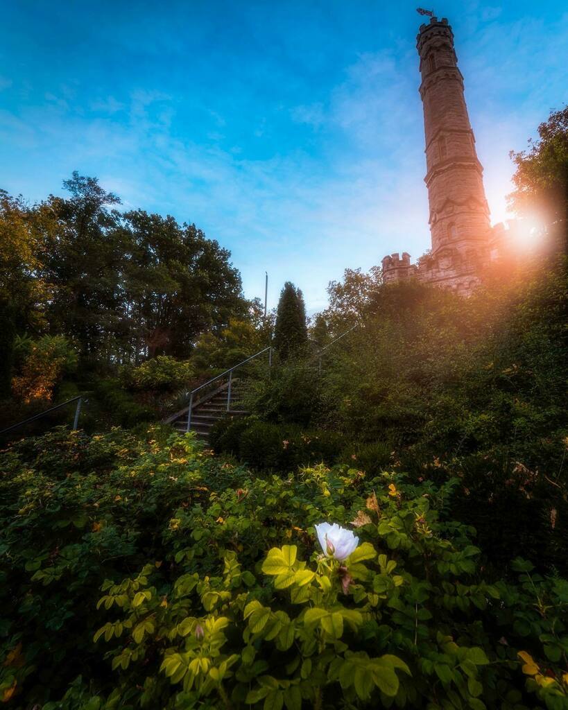 RajmySayavong's tweet photo. The little things that matter...happy Friday everyone. 
.
Battlefield Monument in Stoney Creek, Ontario. 
.
.
.
📷: Sony A7Riii, Rokinon 14mm
#earth_shotz #bns_earth #ig_myshots #awesome_earth #ig_shotz #ourplanetdaily #fiftyshades_of_nature_  #ourdai… https://t.co/jTZC4Zz4Qj https://t.co/Y8lFJPdRMz