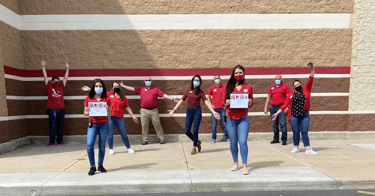red_and_khaki's tweet photo. Congratulations Catherine, Katie, Matthew, and Aishwarya on such a successful summer!! 🤩🥳
It has been a joy to watch you learn and grow your leadership skills!! 
#TGTinterns #TargetInterns 
#worksomewhereyoulove
@AlexTor131 @evelyndeK @MMas315 @YetseniaEshoo @GregPare1 https://t.co/fx3AeD6n1c