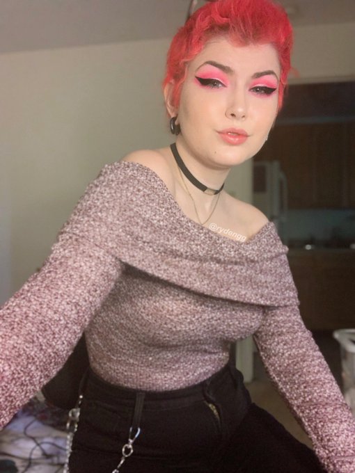 drink some water, my dehydrated bitches! 💧💕 https://t.co/0Ear5DL3kM<a href="/tag/mvsales"class="tags"><span>#mvsales</span></a>