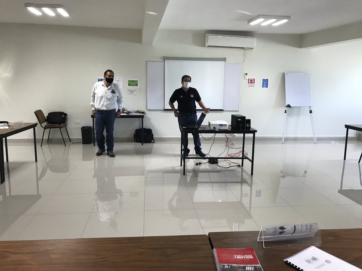 RogerCastilloR's tweet photo. Instituto de Educación Obrera-FIDTH @CTM_Coahuila curso “Negociación de Contrato Colectivo de Trabajo” #Holcim #Zemer #MitchelPlastics compromiso compartido, desarrollo integral y cuidando la sana distancia #SindicalismoResponsable®️ @tereso_medina @ARTURODAVILA1 @RichovazquezP https://t.co/j6hiKlGNod