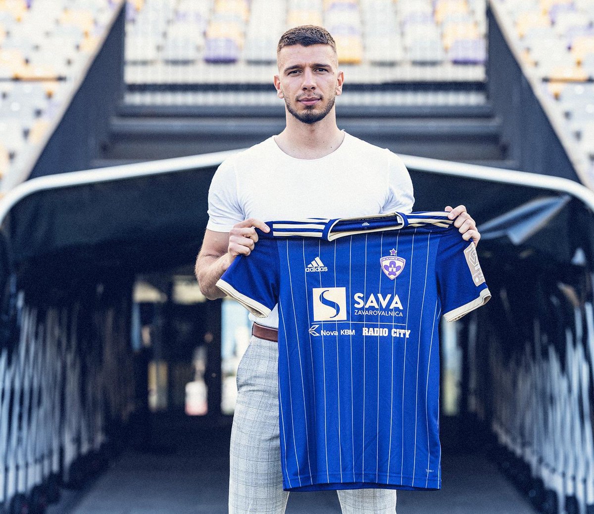 jan_mlakar's tweet photo. #VijolčnaJeLjubezenVečna 💜 https://t.co/ny7DctDQip