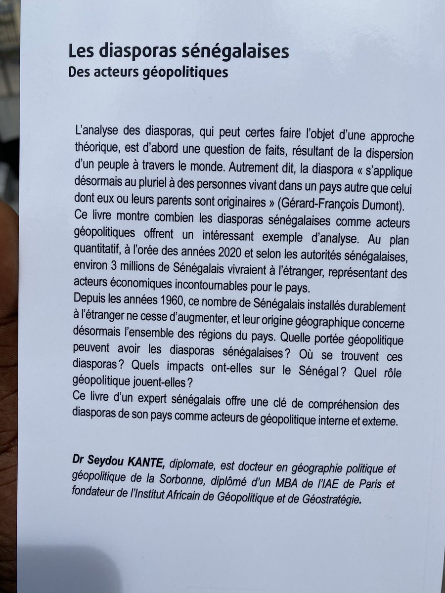 seydoukante's tweet photo. Sortie, ce 14 août 2020, de mon 3ème ouvrage chez @HarmattanParis . Préfacé par le professeur et spécialiste des migrations et des diasporas, @gfdumont le livre est dédié à @MeSidikiKaba, Ministre des Forces armées du #Sénegal @kebetu @PR_Senegal @ONUmigration @UNESCO_fr https://t.co/Act4QLdpnM