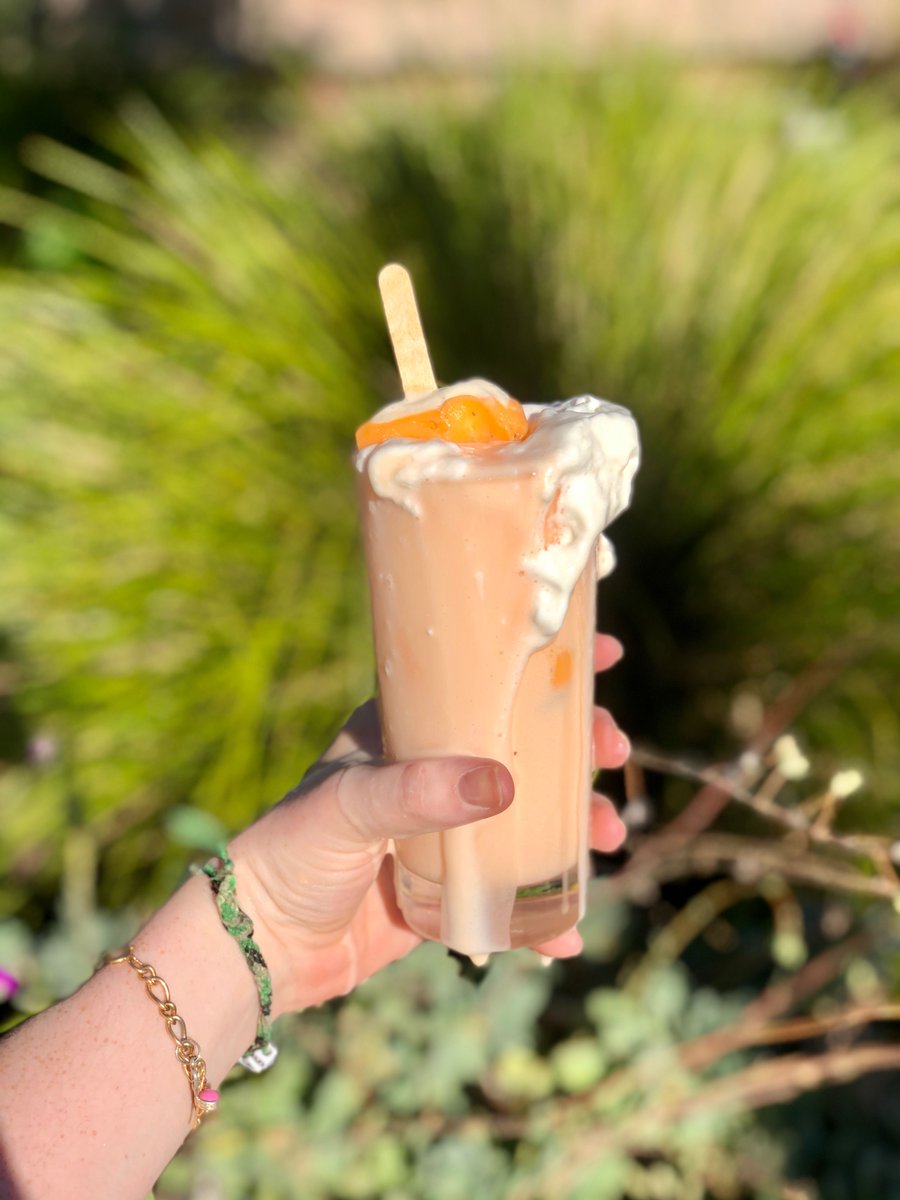 stirred_co's tweet photo. For national creamsicle day, we decided that there’s no better way to celebrate a creamsicle than by mixing it with vodka and enjoying it in an ice-cold glass.
#makemixingmagic #cocktailswithstirred #stirred #cocktails #heardatstirred #supportyourlocalbartender #happycocktailing https://t.co/GGFYaKKrw9