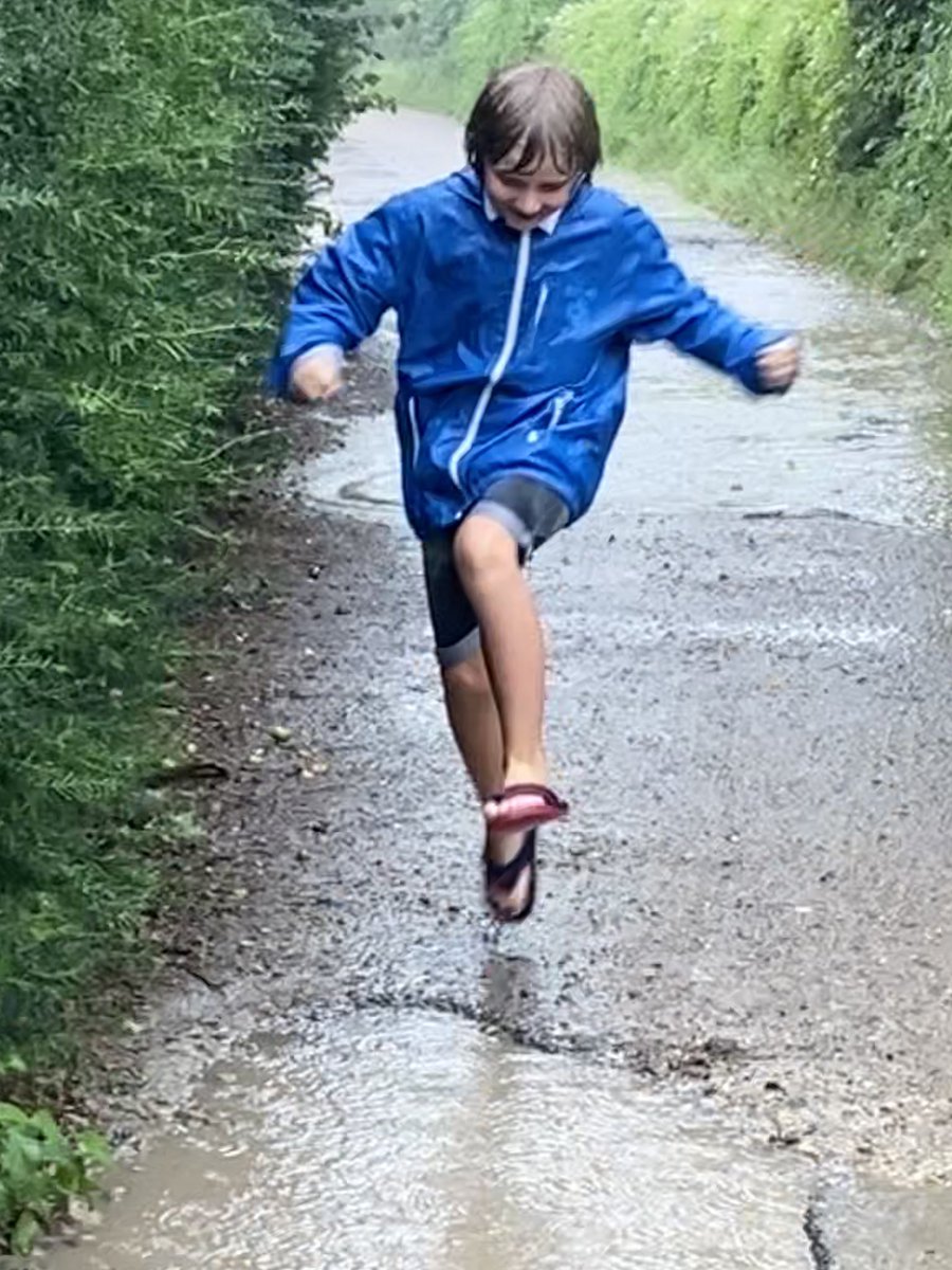 ForestSchoolFun's tweet image. Who doesn’t love jumping in puddles?! Slightly different weather = new opportunities! @WetWednesdays_ @metoffice @naturecuriosity @natlearn @ChildrenNature @GetOutKids @ForestSchoolFun
