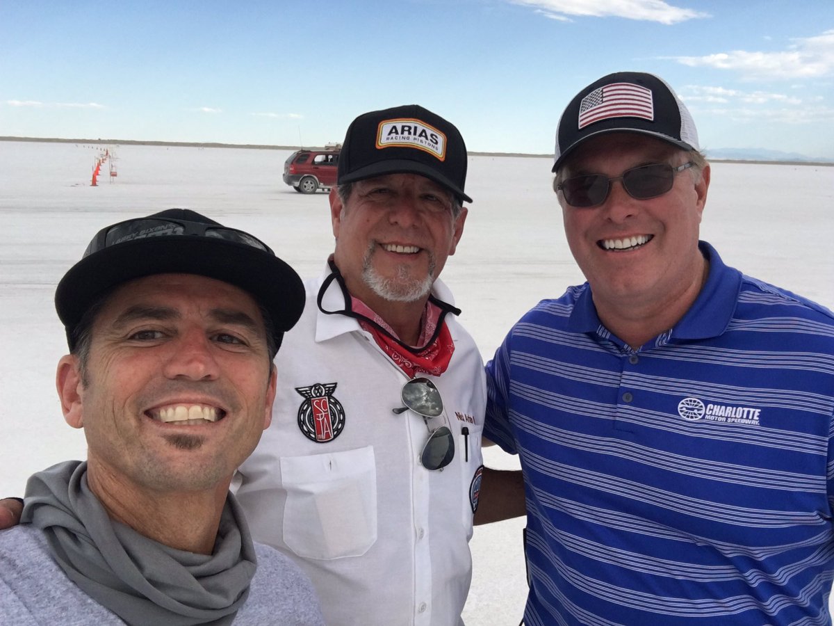 Dixontopfuel's tweet photo. This picture could have been taken 50 years ago and youโd still see these 3 at the track and still smiling.
#socalkids #nickarias #dougherbert #bucketlist #bonneville #saltflats #speedweek #savethesalt #sendit #senditreallyfast #andtheydo https://t.co/UIT9BFZUOu