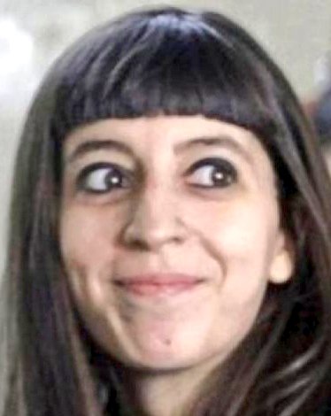 EmeLeMoro's tweet photo. Cuando te afiliás al kirchnerismo te hacen el corte taza a modo de ritual de iniciación para acceder la secta, no? https://t.co/tQNZ2FVJSc