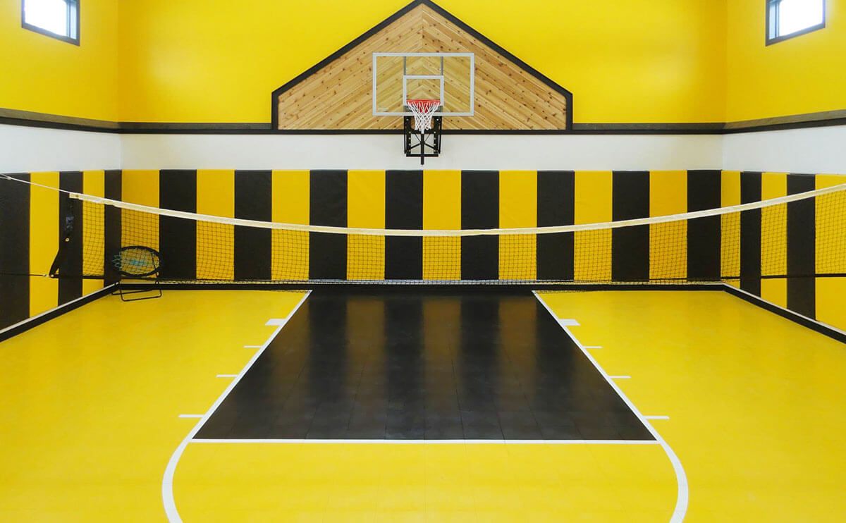 AdvantageCourt's tweet photo. SWITCH BETWEEN YOUR FAVORITE SPORTS You might find that one minute you’re shooting hoops, and the next you’re serving the start to a spirited tennis match. Call (847) 274-8998 📧info@HCAsports.com #HomeCourtAdvantage when it counts! https://t.co/d31HrHKj2z https://t.co/Jls75Abbcc