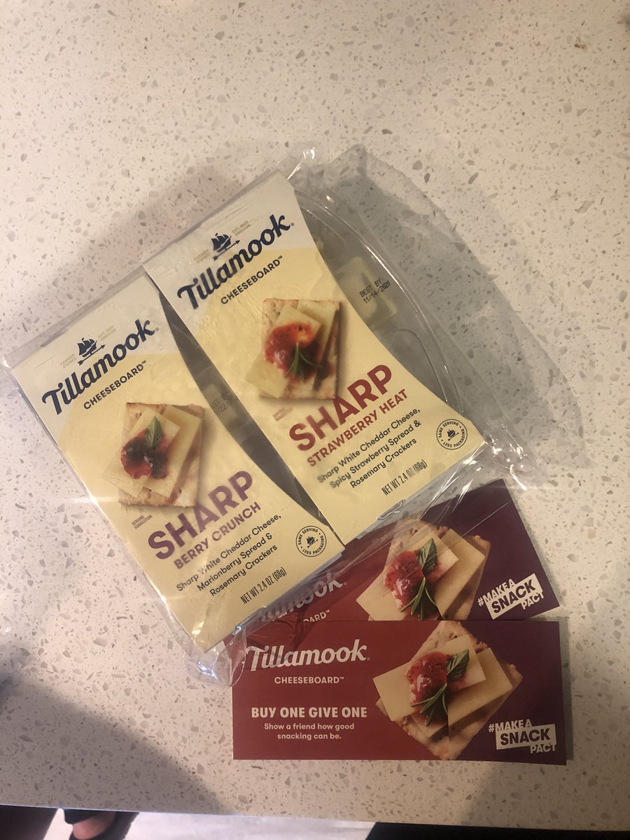 gretalybbert's tweet photo. My love for @TillamookDairy runs deep. #MakeASnackPact at https://t.co/62P1jTGrx6 and get yummy snacks. https://t.co/NEbWUyQkC4